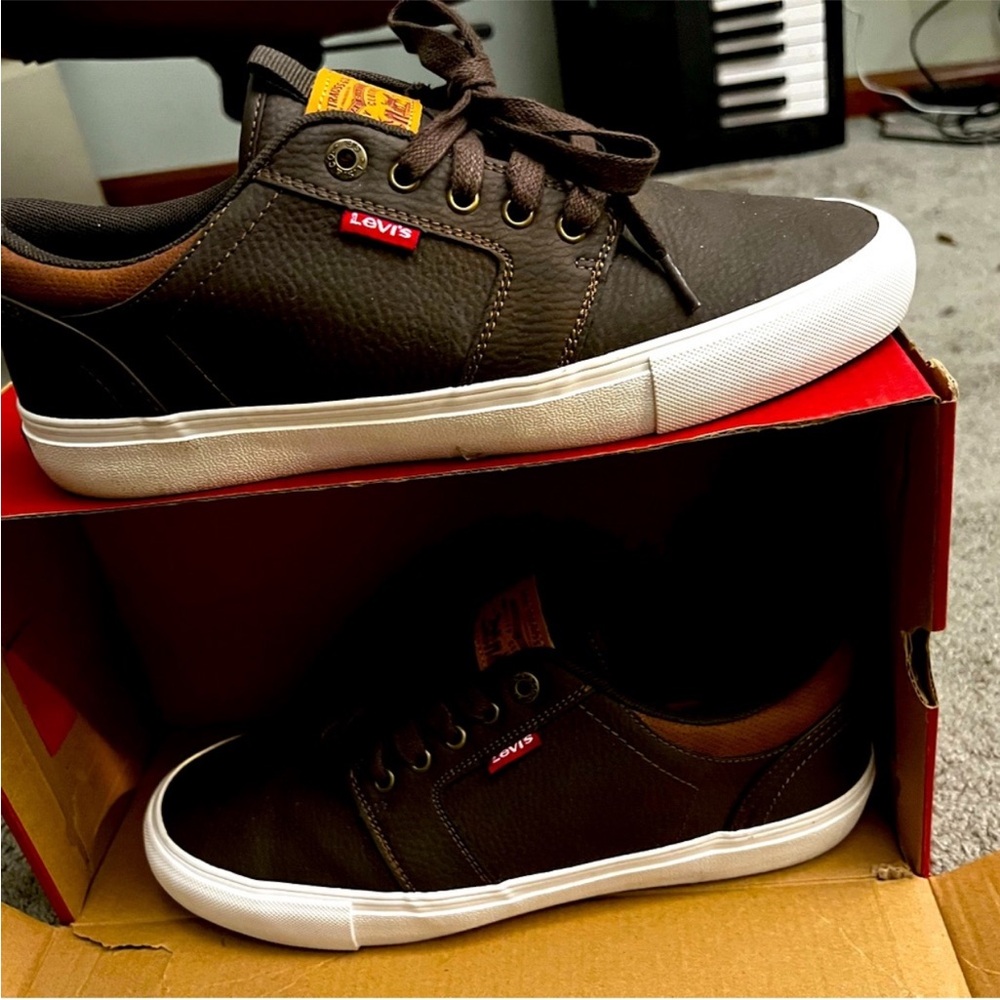 Levi's Men's Dark Brown Sneakers